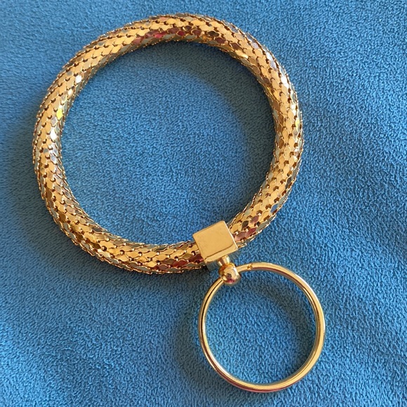 Gold Colored Bracelet Keychain - Picture 2 of 6